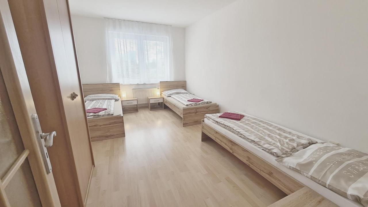 Apartmany Zlatovska Тренчин Экстерьер фото