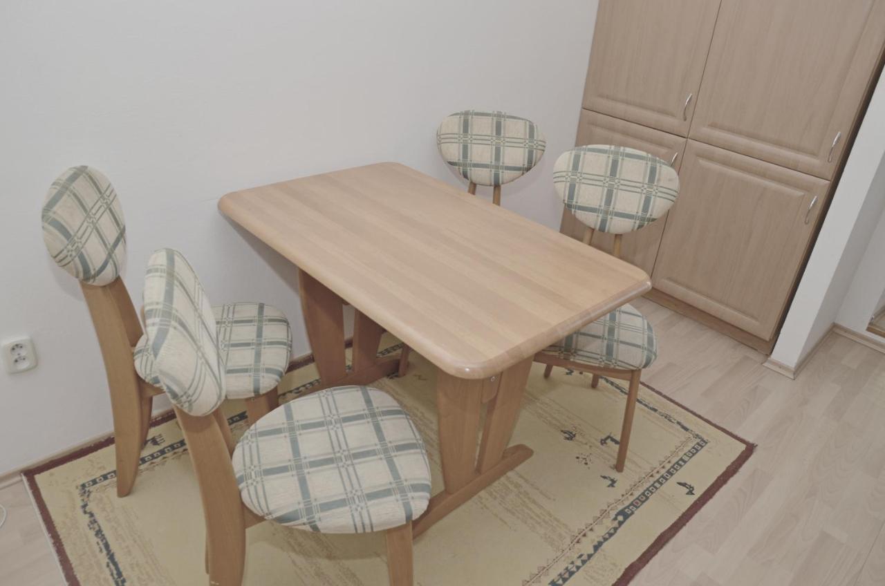 Apartmany Zlatovska Тренчин Экстерьер фото